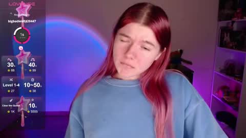 Snapshot of strawberry_juli chatting on November 10, 2025, 4:11 am Juli online show from November 10, 2025, 4:11 am