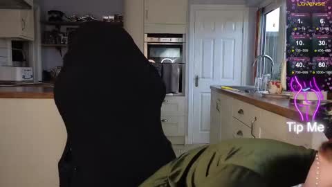 Amorina online show from March 12, 2025, 1:51 pm