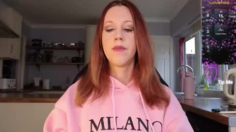 Amorina online show from October 23, 2025, 10:25 am