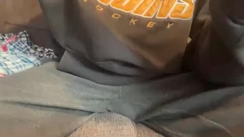 stroking33again online show from December 17, 2025, 2:01 pm