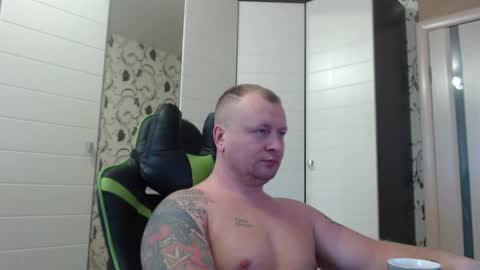 Snapshot of strongass18 chatting on December 15, 2024, 8:41 am Alex online show from December 15, 2024, 8:41 am