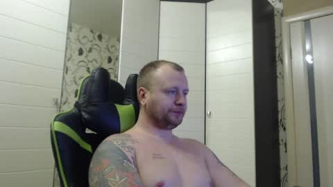 Snapshot of strongass18 chatting on December 28, 2024, 1:49 pm Alex online show from December 28, 2024, 1:49 pm