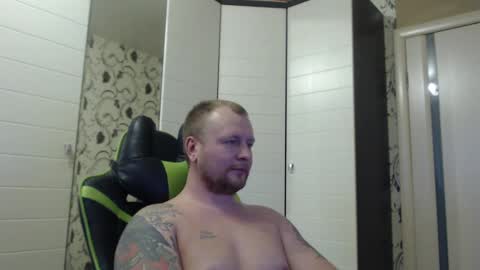 Snapshot of strongass18 chatting on January 2, 2025, 12:03 pm Alex online show from January 2, 2025, 12:03 pm