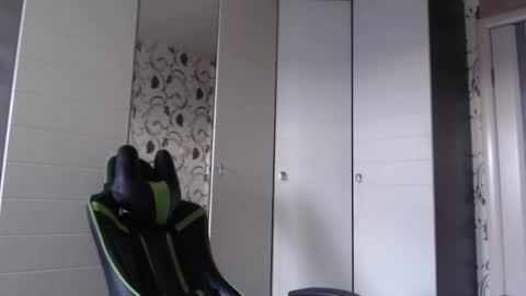 Snapshot of strongass18 chatting on January 5, 2025, 11:59 am Alex online show from January 5, 2025, 11:59 am