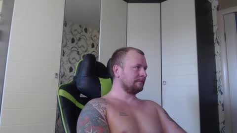 Snapshot of strongass18 chatting on January 9, 2025, 12:09 pm Alex online show from January 9, 2025, 12:09 pm