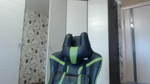 Snapshot of strongass18 chatting on January 16, 2025, 9:05 am Alex online show from January 16, 2025, 9:05 am