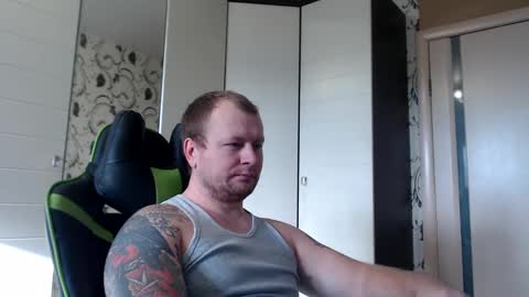 Snapshot of strongass18 chatting on February 4, 2025, 9:07 am Alex online show from February 4, 2025, 9:07 am