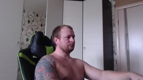 Snapshot of strongass18 chatting on February 20, 2025, 12:36 pm Alex online show from February 20, 2025, 12:36 pm