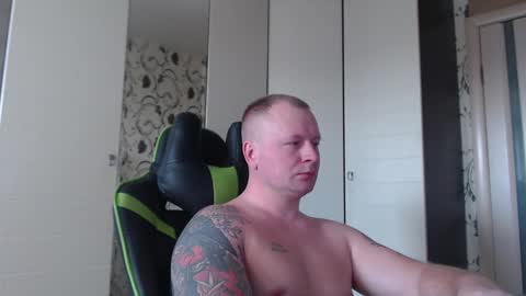 Snapshot of strongass18 chatting on February 27, 2025, 12:02 pm Alex online show from February 27, 2025, 12:02 pm