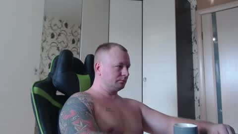 Snapshot of strongass18 chatting on March 1, 2025, 10:24 am Alex online show from March 1, 2025, 10:24 am