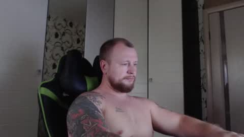 Snapshot of strongass18 chatting on September 25, 2025, 9:13 am Alex online show from September 25, 2025, 9:13 am