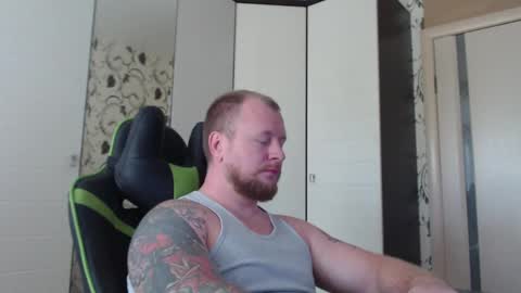 Snapshot of strongass18 chatting on September 30, 2025, 9:14 am Alex online show from September 30, 2025, 9:14 am