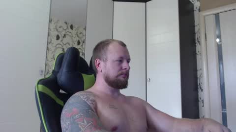 Snapshot of strongass18 chatting on October 11, 2025, 9:52 am Alex online show from October 11, 2025, 9:52 am