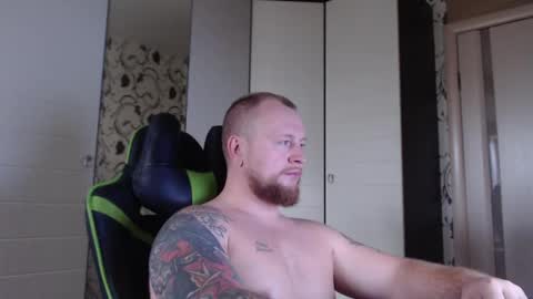 Snapshot of strongass18 chatting on October 23, 2025, 8:46 am Alex online show from October 23, 2025, 8:46 am