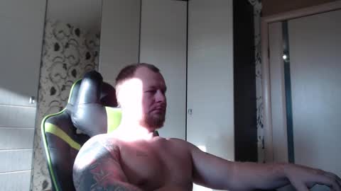 Snapshot of strongass18 chatting on November 25, 2025, 9:20 am Alex online show from November 25, 2025, 9:20 am