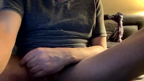 Snapshot of strungfornow chatting on December 16, 2025, 1:21 am strungfornow online show from December 16, 2025, 1:21 am