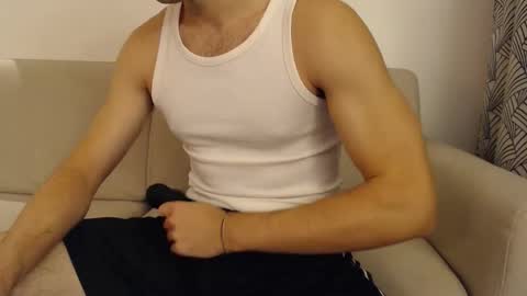 Stud From Paris online show from October 20, 2025, 5:35 pm