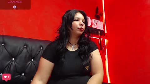 Snapshot of submissive__atina chatting on December 8, 2024, 11:29 pm Nicky online show from December 8, 2024, 11:29 pm