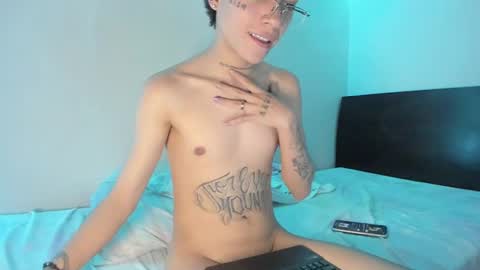 Snapshot of submissive_boyy_ chatting on January 4, 2025, 6:51 pm nico online show from January 4, 2025, 6:51 pm