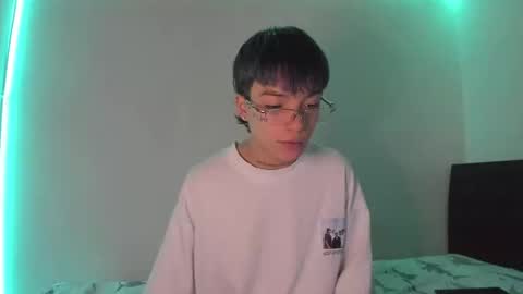 Snapshot of submissive_boyy_ chatting on January 17, 2025, 4:15 pm nico online show from January 17, 2025, 4:15 pm