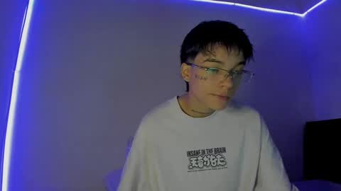 Snapshot of submissive_boyy_ chatting on February 17, 2025, 5:21 pm nico online show from February 17, 2025, 5:21 pm