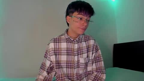 Snapshot of submissive_boyy_ chatting on February 24, 2025, 3:20 pm nico online show from February 24, 2025, 3:20 pm