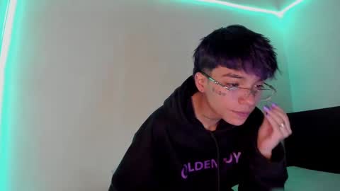 Snapshot of submissive_boyy_ chatting on February 25, 2025, 3:16 pm nico online show from February 25, 2025, 3:16 pm