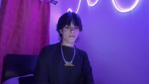 Snapshot of submissive_boyy_ chatting on December 4, 2025, 8:17 pm nico online show from December 4, 2025, 8:17 pm