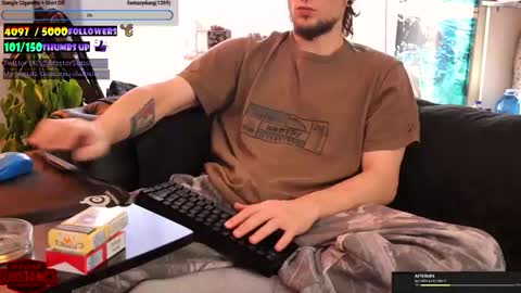 Im Substanc3  online show from November 25, 2025, 10:04 am