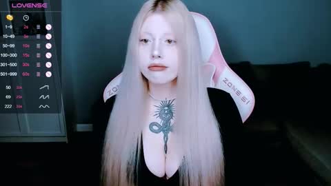 Snapshot of succubus_leslie chatting on October 6, 2025, 11:35 pm succubus_leslie online show from October 6, 2025, 11:35 pm