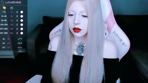 succubus_leslie online show from December 15, 2025, 11:53 pm