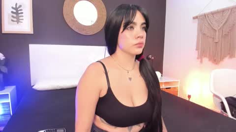 Snapshot of succubusdolly chatting on September 16, 2025, 3:07 am Luna online show from September 16, 2025, 3:07 am