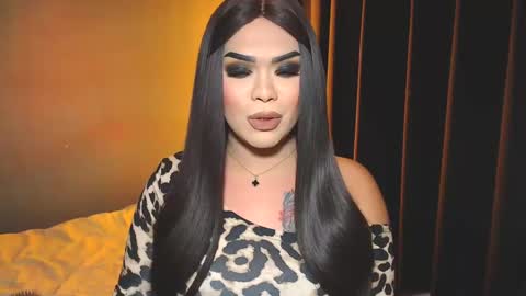 Snapshot of suckablecockoffreya chatting on December 4, 2024, 8:07 pm JADE ELYSE online show from December 4, 2024, 8:07 pm