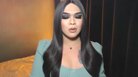 Snapshot of suckablecockoffreya chatting on December 27, 2024, 12:34 pm JADE ELYSE online show from December 27, 2024, 12:34 pm