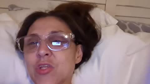 Snapshot of suga2023 chatting on December 20, 2025, 9:27 am suga2023 online show from December 20, 2025, 9:27 am