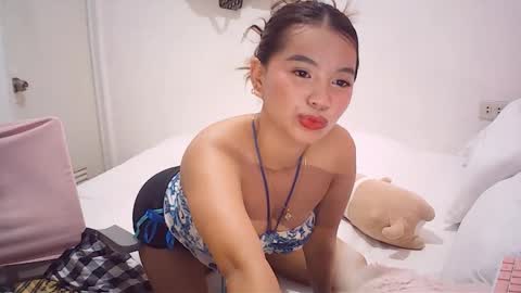 Snapshot of sugar_jazzz chatting on September 9, 2025, 8:52 pm Rosiee online show from September 9, 2025, 8:52 pm