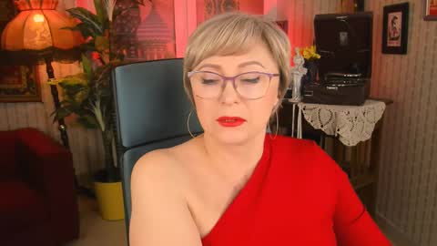 Snapshot of sugarvi chatting on February 12, 2025, 12:12 pm Vivien online show from February 12, 2025, 12:12 pm