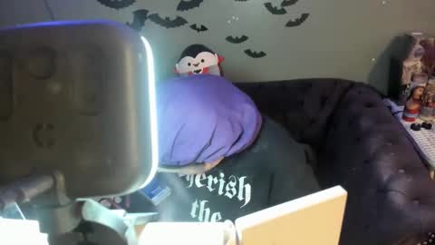 Sugary online show from February 14, 2025, 6:51 pm