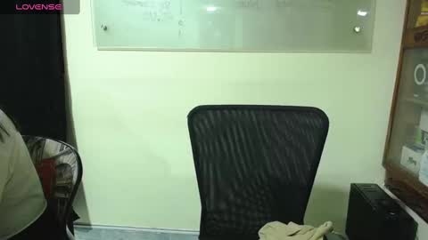 summer_girls01 online show from January 9, 2025, 12:57 am