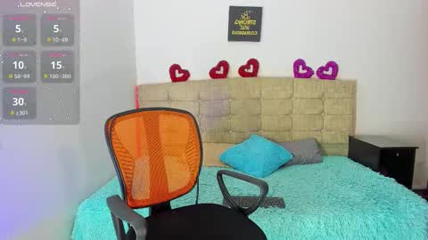 summer_girls01 online show from October 31, 2025, 2:40 pm