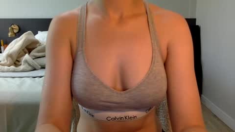 The real sugar baby  Sam Summer  online show from December 26, 2024, 4:36 pm