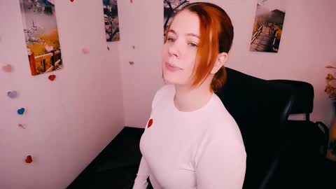 Snapshot of sun_lovely chatting on November 18, 2025, 6:01 pm Alexi online show from November 18, 2025, 6:01 pm