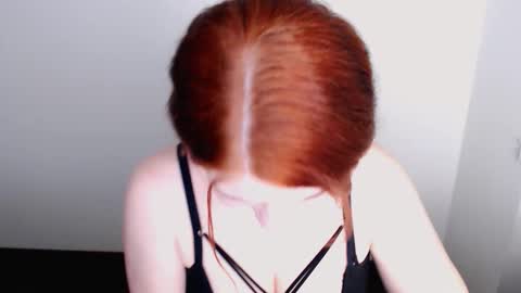 Snapshot of sun_lovely chatting on November 26, 2025, 3:24 pm Alexi online show from November 26, 2025, 3:24 pm