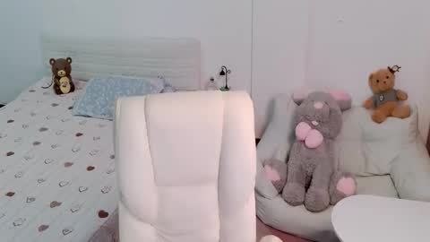 Snapshot of sun_yummy chatting on December 14, 2025, 7:25 am Lucis online show from December 14, 2025, 7:25 am