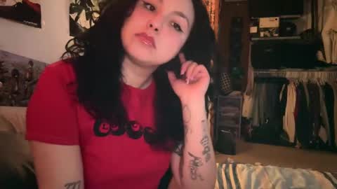 Snapshot of sunflowerxo chatting on February 17, 2025, 8:41 am Sofie online show from February 17, 2025, 8:41 am