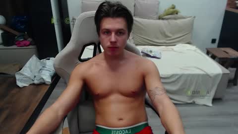 Alice and Sergey online show from November 9, 2025, 7:45 pm