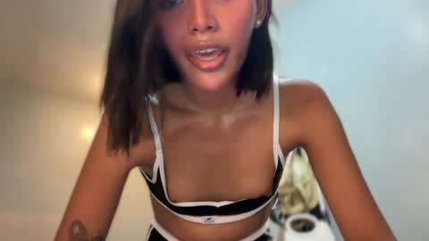 ANGEL-DONT FORGET TO THUMBS UP AND FOLLOW online show from January 22, 2025, 3:41 am