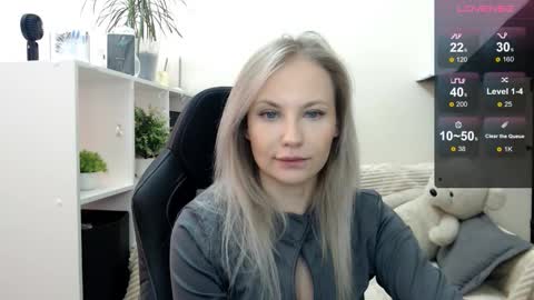 Naomi online show from October 27, 2025, 5:00 am