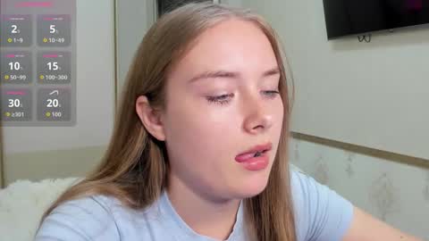 Snapshot of sunny_love__ chatting on November 19, 2025, 12:16 pm Vanessa online show from November 19, 2025, 12:16 pm