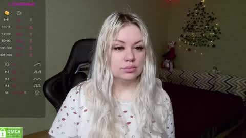 Snapshot of sunny_mood chatting on December 22, 2024, 6:15 pm sunny mood online show from December 22, 2024, 6:15 pm